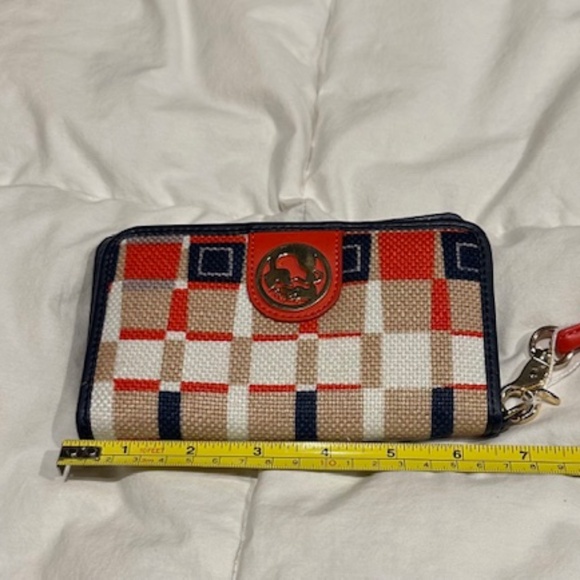 Meet your Posher, Leslee - Picture 2 of 4